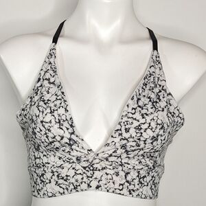 ✨3/$15 Define Your Inspiration black white v neck racer back bra L